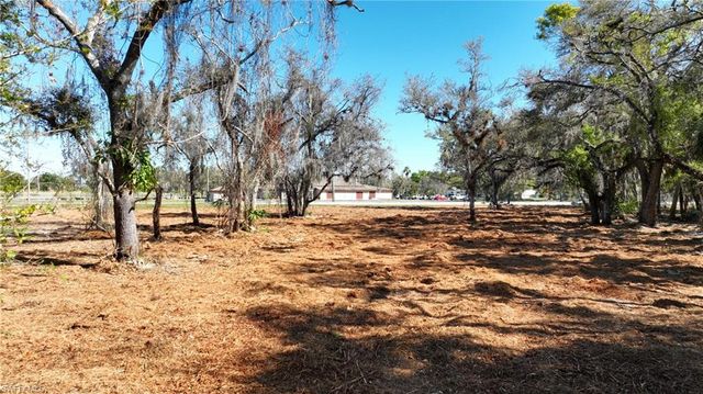 16470 B2 Daughtreys Creek, North Fort Myers, FL 33917