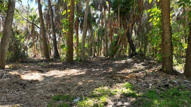 16470 B2 Daughtreys Creek, North Fort Myers, FL 33917