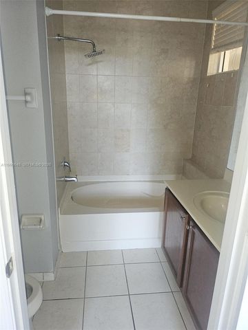 11403 NW 89th St 209, Doral, FL 33178