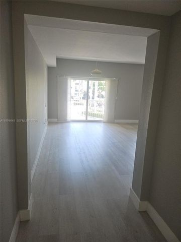 11403 NW 89th St 209, Doral, FL 33178