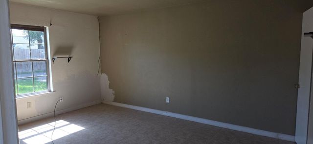 5620 Hollow Pines Drive, Houston, TX 77049