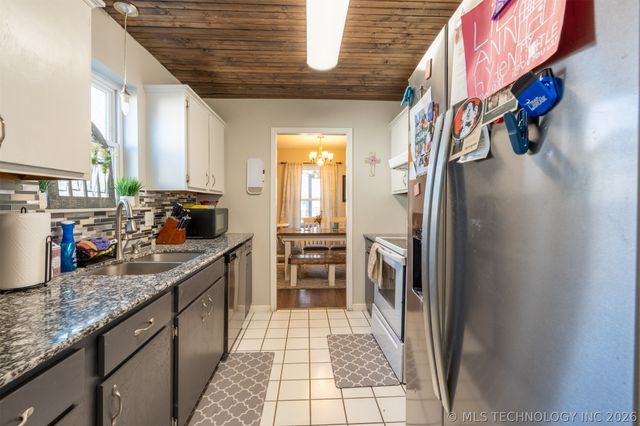 3013 S Ash Court, Broken Arrow, OK 74012