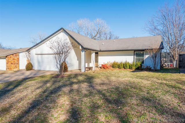 3013 S Ash Court, Broken Arrow, OK 74012