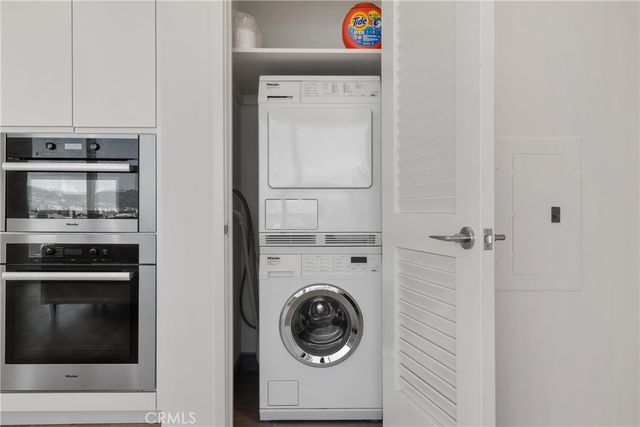 877 Francisco Street 2402, Los Angeles, CA 90017