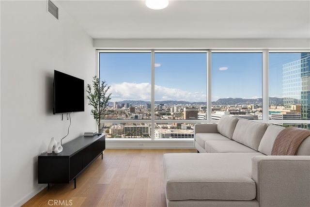 877 Francisco Street 2402, Los Angeles, CA 90017