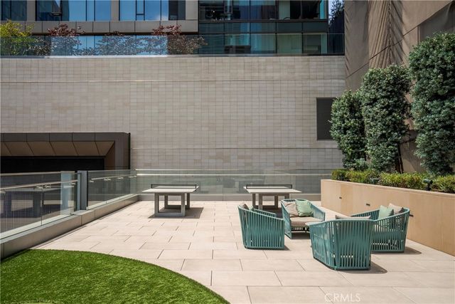 877 Francisco Street 2402, Los Angeles, CA 90017