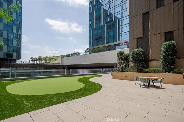 877 Francisco Street 2402, Los Angeles, CA 90017