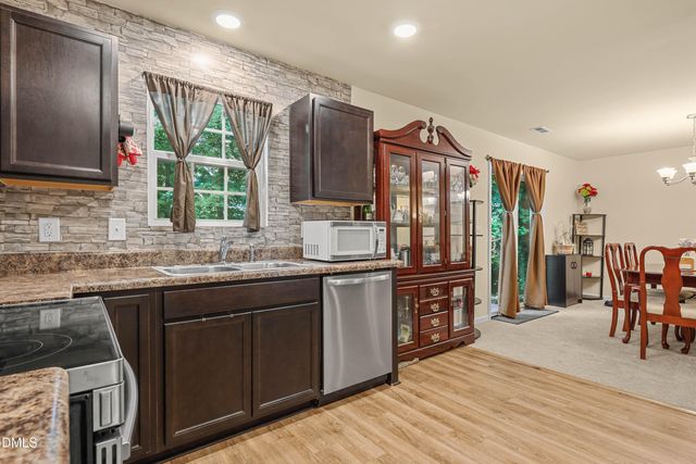 406 Carrie Court, Burlington, NC 27215
