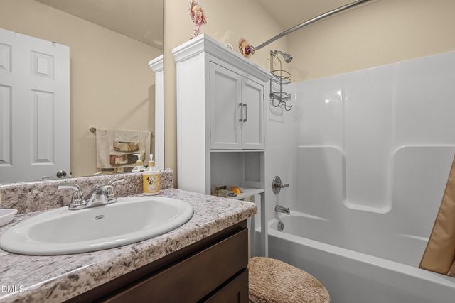 406 Carrie Court, Burlington, NC 27215