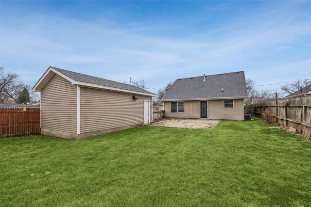 903 E 27th Court, Des Moines, IA 50317