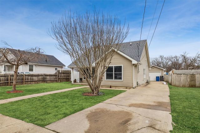 903 E 27th Court, Des Moines, IA 50317