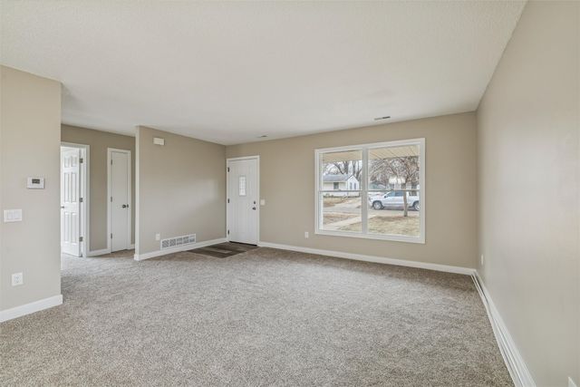 903 E 27th Court, Des Moines, IA 50317