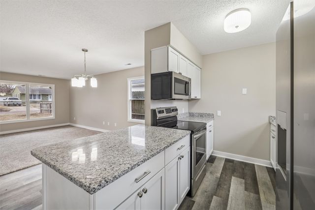 903 E 27th Court, Des Moines, IA 50317