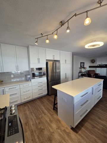 4215 Skyview Crest Road NW, Albuquerque, NM 87114