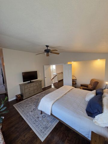 4215 Skyview Crest Road NW, Albuquerque, NM 87114