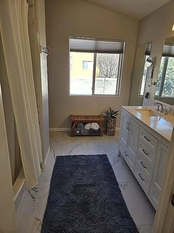 4215 Skyview Crest Road NW, Albuquerque, NM 87114