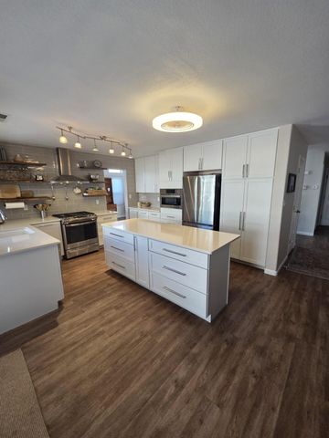 4215 Skyview Crest Road NW, Albuquerque, NM 87114