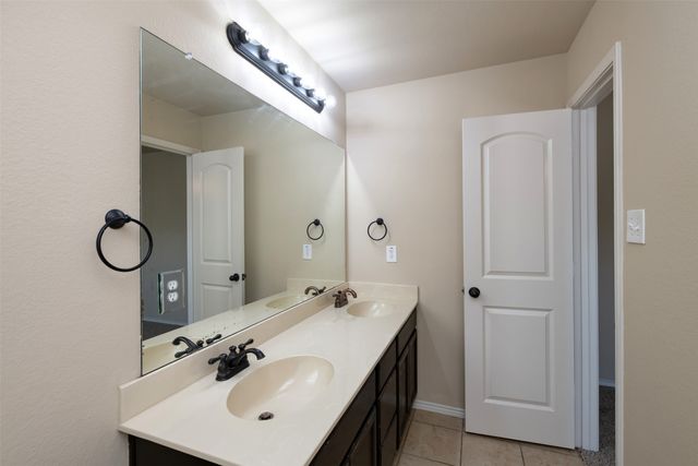 365 Orbit Drive, Lavon, TX 75166