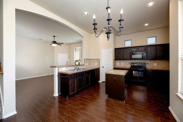 365 Orbit Drive, Lavon, TX 75166