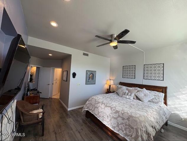 902 W GLENDALE Avenue 212, Phoenix, AZ 85021