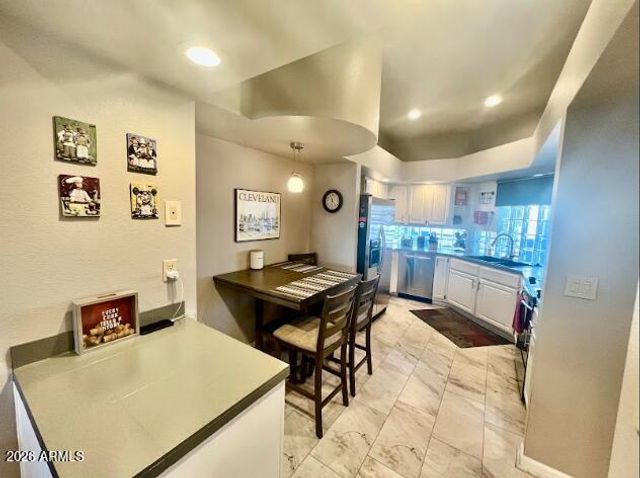 902 W GLENDALE Avenue 212, Phoenix, AZ 85021