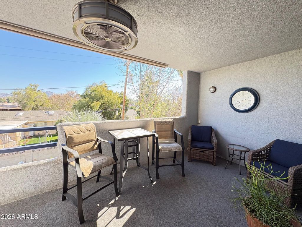 Image 18 of property listing at 902 W GLENDALE Avenue 212, Phoenix, AZ 85021
