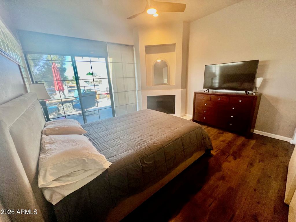 Image 29 of property listing at 902 W GLENDALE Avenue 212, Phoenix, AZ 85021
