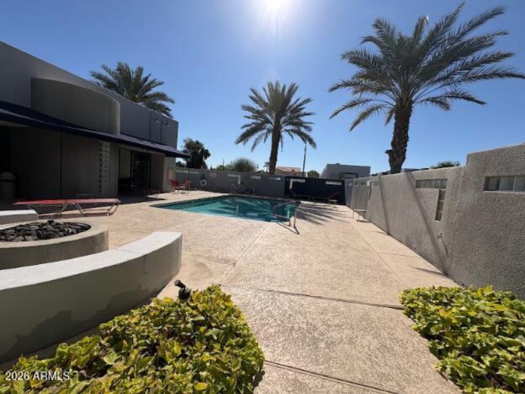 Image 40 of property listing at 902 W GLENDALE Avenue 212, Phoenix, AZ 85021