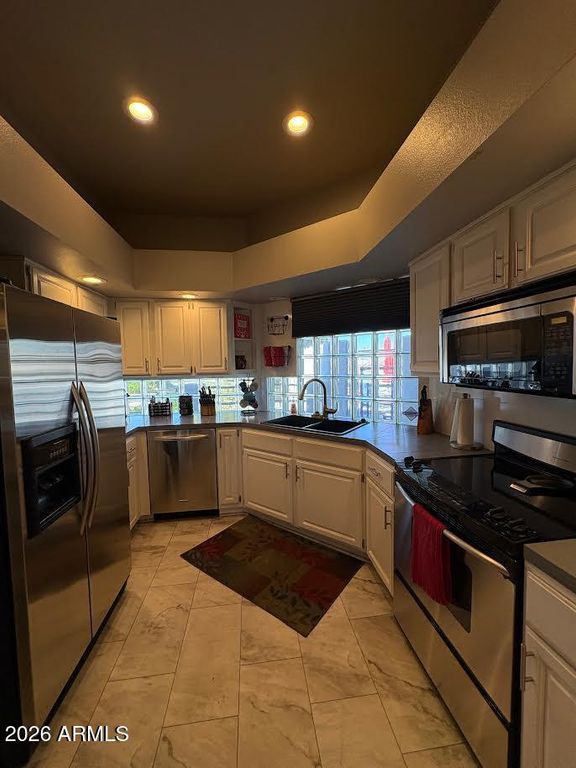 Image 9 of property listing at 902 W GLENDALE Avenue 212, Phoenix, AZ 85021