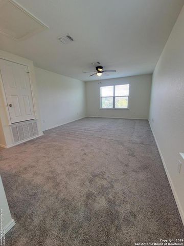 105 HINGE CHASE, Cibolo, TX 78108