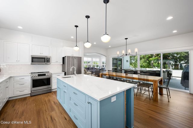 215 W Foster AVE, Coeur D'alene, ID 83814