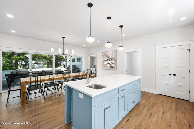 215 W Foster AVE, Coeur D'alene, ID 83814