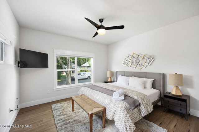 215 W Foster AVE, Coeur D'alene, ID 83814