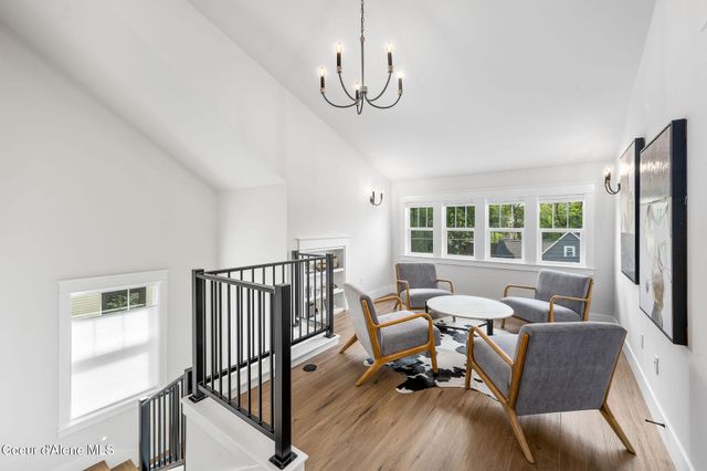 215 W Foster AVE, Coeur D'alene, ID 83814