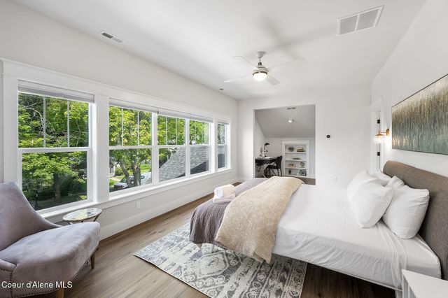 215 W Foster AVE, Coeur D'alene, ID 83814