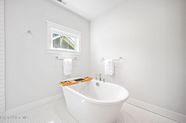 215 W Foster AVE, Coeur D'alene, ID 83814