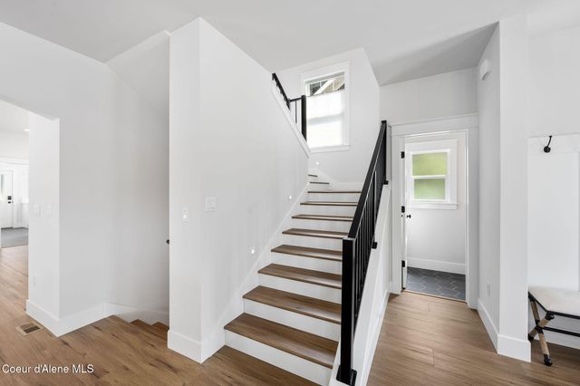 215 W Foster AVE, Coeur D'alene, ID 83814