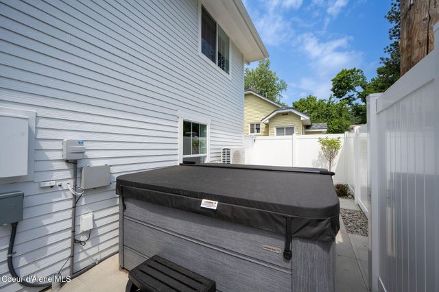 215 W Foster AVE, Coeur D'alene, ID 83814