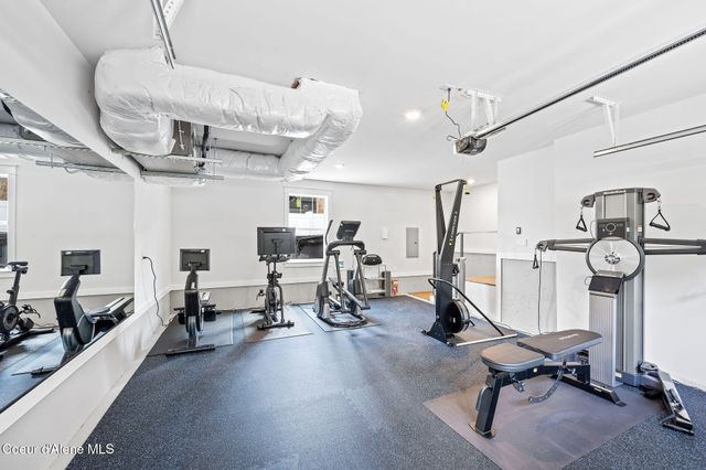 215 W Foster AVE, Coeur D'alene, ID 83814