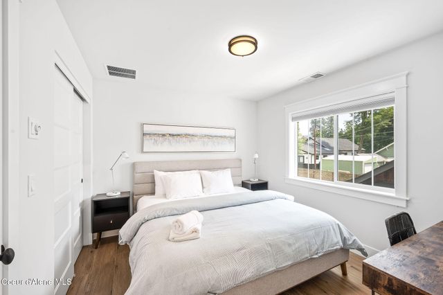 215 W Foster AVE, Coeur D'alene, ID 83814