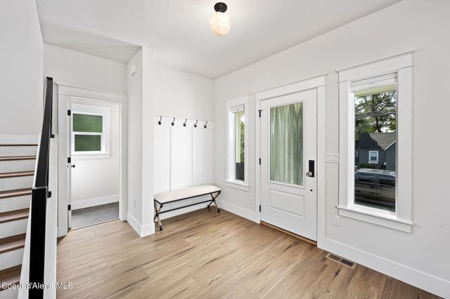 215 W Foster AVE, Coeur D'alene, ID 83814