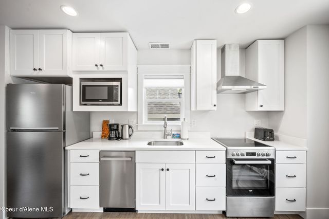 215 W Foster AVE, Coeur D'alene, ID 83814