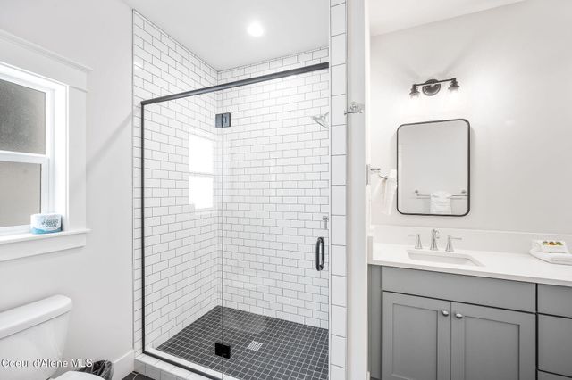 215 W Foster AVE, Coeur D'alene, ID 83814