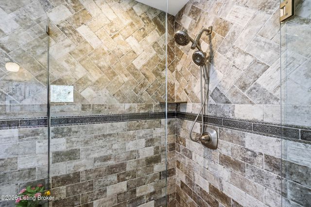6702 Northwind Way, Crestwood, KY 40014