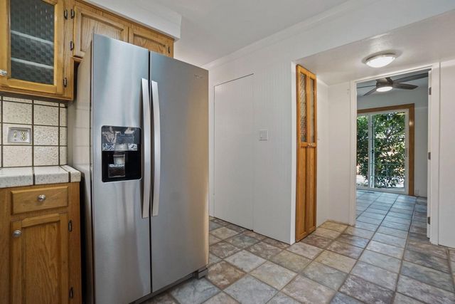 1005 Dover Dr, Lodi, CA 95242