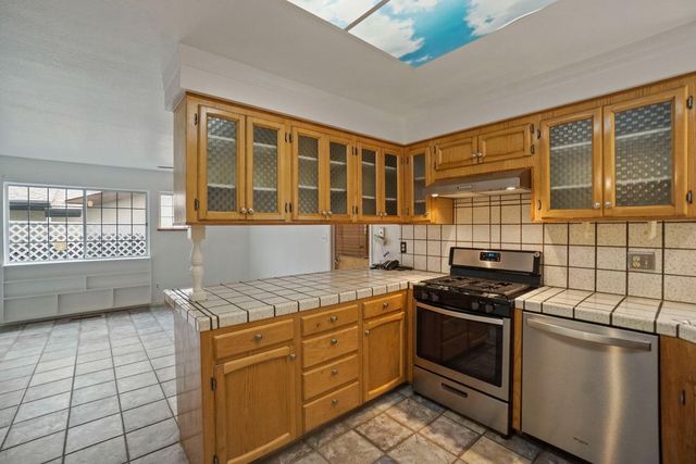 1005 Dover Dr, Lodi, CA 95242