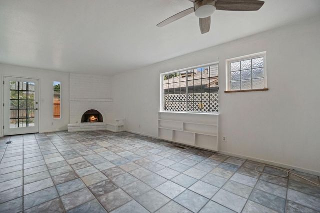 1005 Dover Dr, Lodi, CA 95242