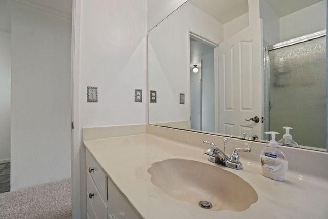 1005 Dover Dr, Lodi, CA 95242