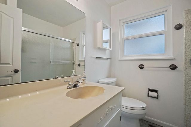 1005 Dover Dr, Lodi, CA 95242
