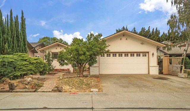 1005 Dover Dr, Lodi, CA 95242